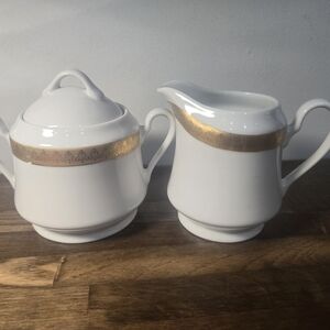 Gabbay QUEEN VICTORIA Creamer & Lidded Sugar Bowl Ceramic White Gold Border Trim